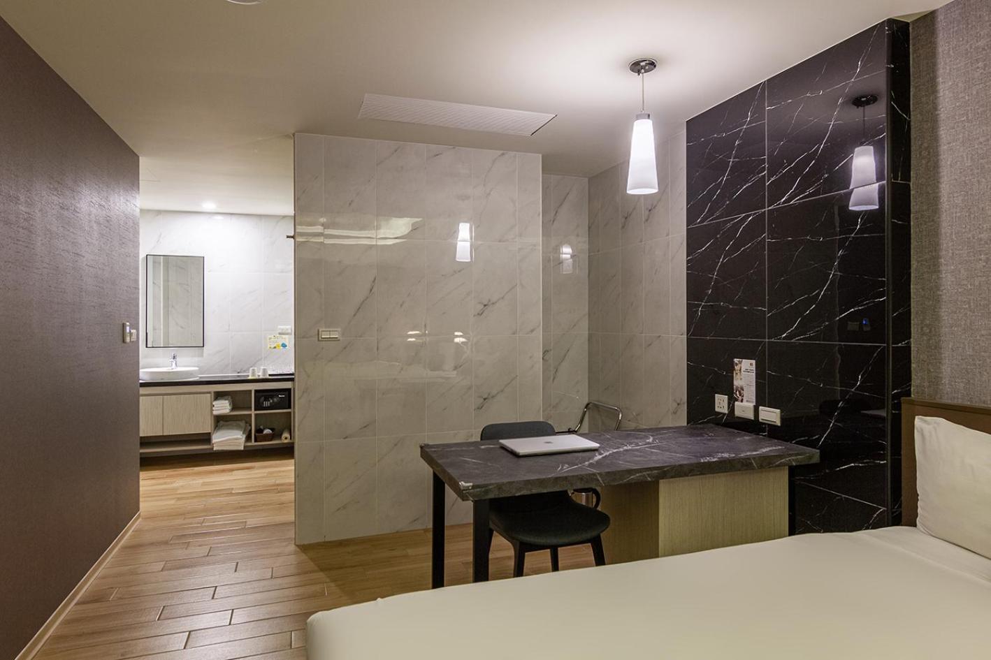 Check Inn New Taipei Luzhou Exterior photo