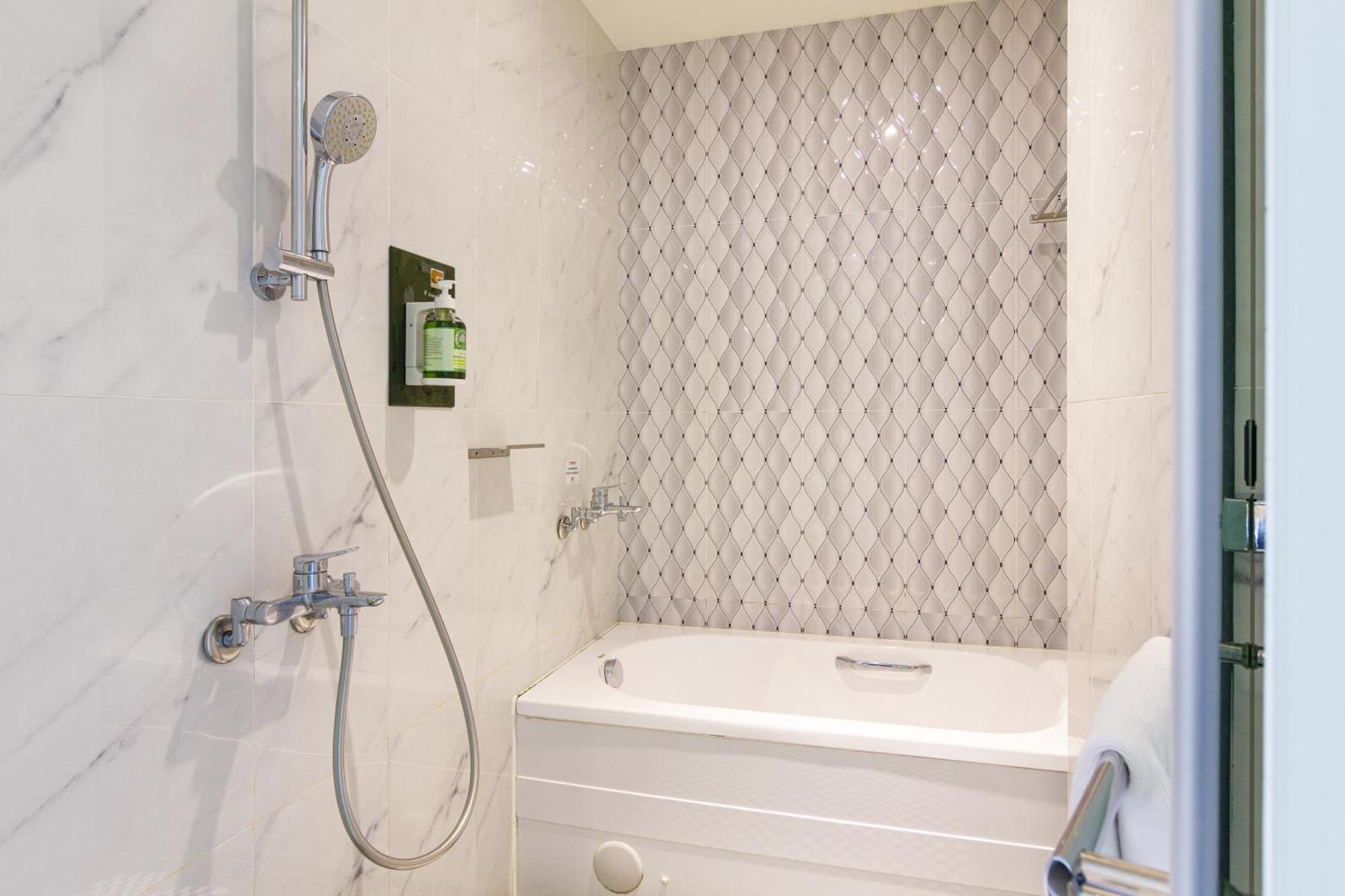 Check Inn New Taipei Luzhou Exterior photo